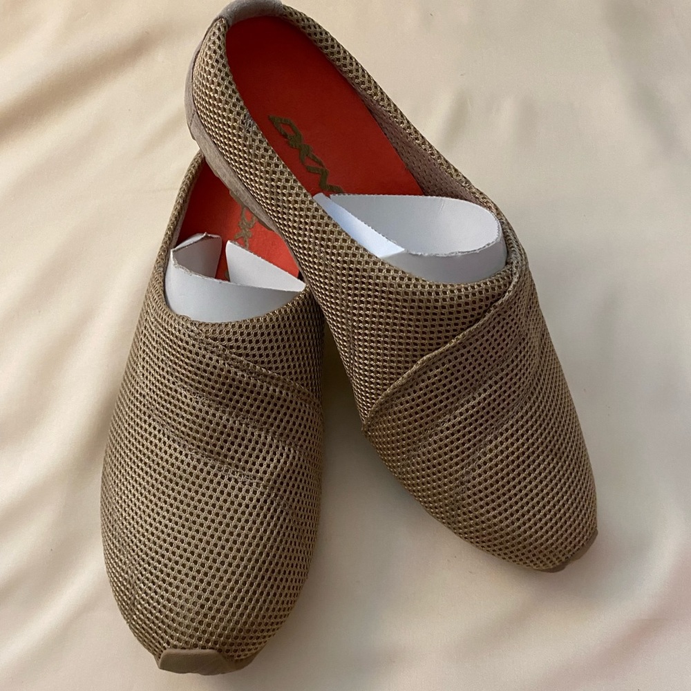 DKNY Park Ave comfy shoes